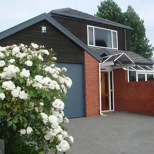 https://aroha-riccarton-bed-and-breakfast.top-hotels-christchurch.com